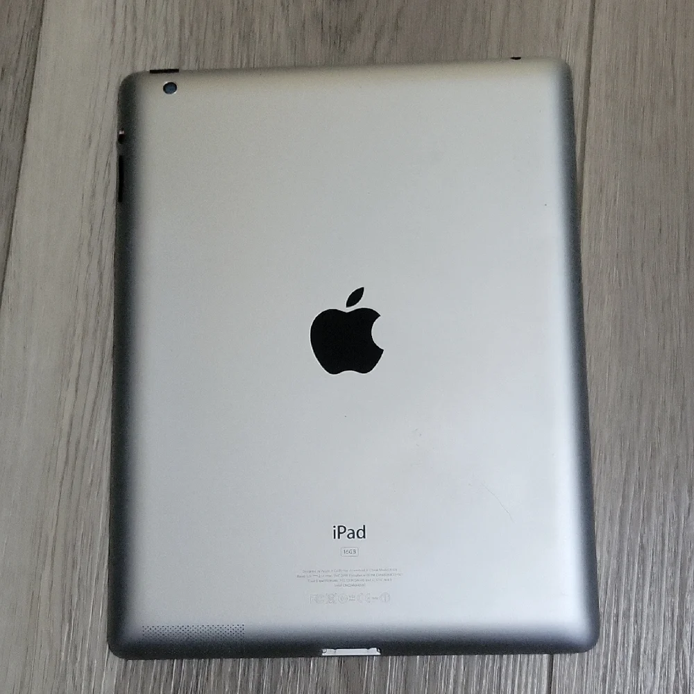 Apple iPad 2 16gb in Sleek Silver Finish